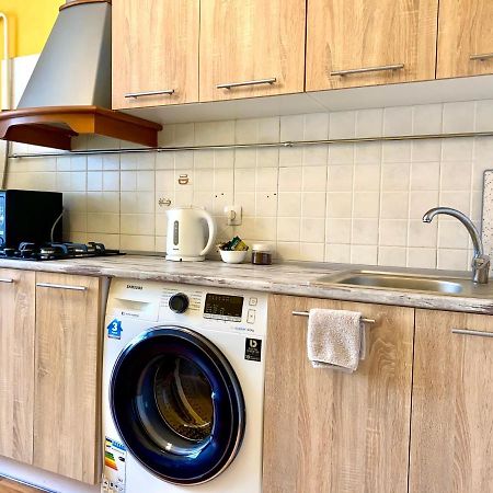 Apartpoltava Центр Полтави, Простора Та Зручна Квартира Біля Пует, 2-Окремі Кімнати, Звітна Документація Для Відрядження Luaran gambar