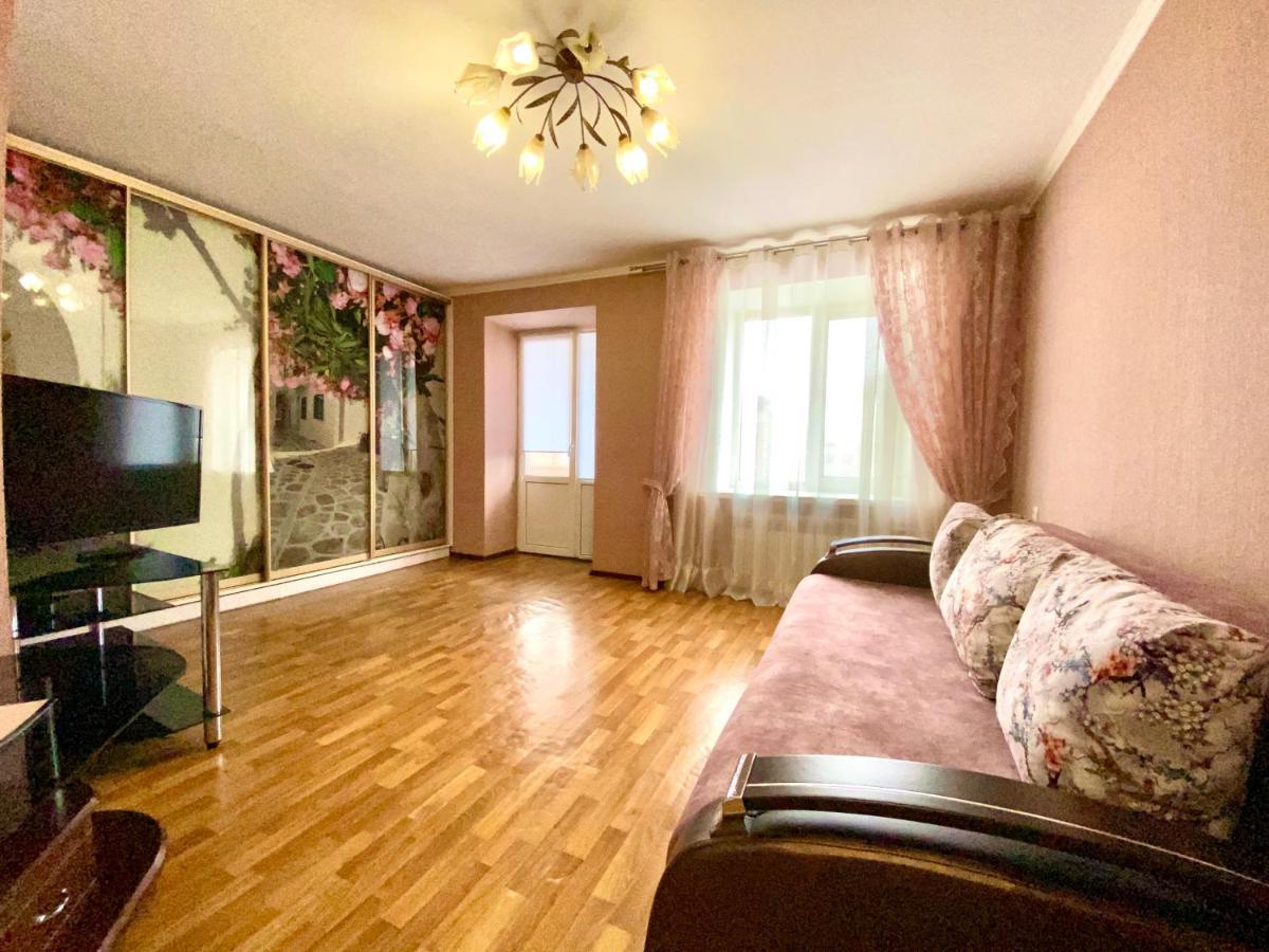 Apartpoltava Центр Полтави, Простора Та Зручна Квартира Біля Пует, 2-Окремі Кімнати, Звітна Документація Для Відрядження Luaran gambar