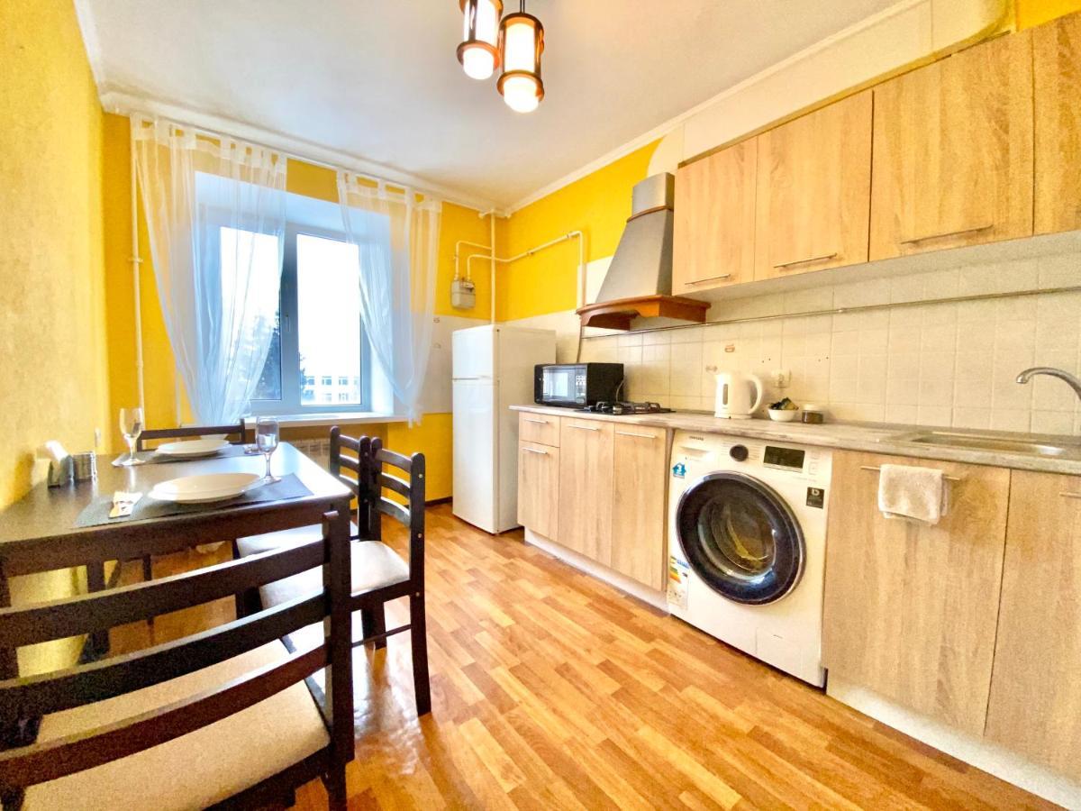 Apartpoltava Центр Полтави, Простора Та Зручна Квартира Біля Пует, 2-Окремі Кімнати, Звітна Документація Для Відрядження Luaran gambar