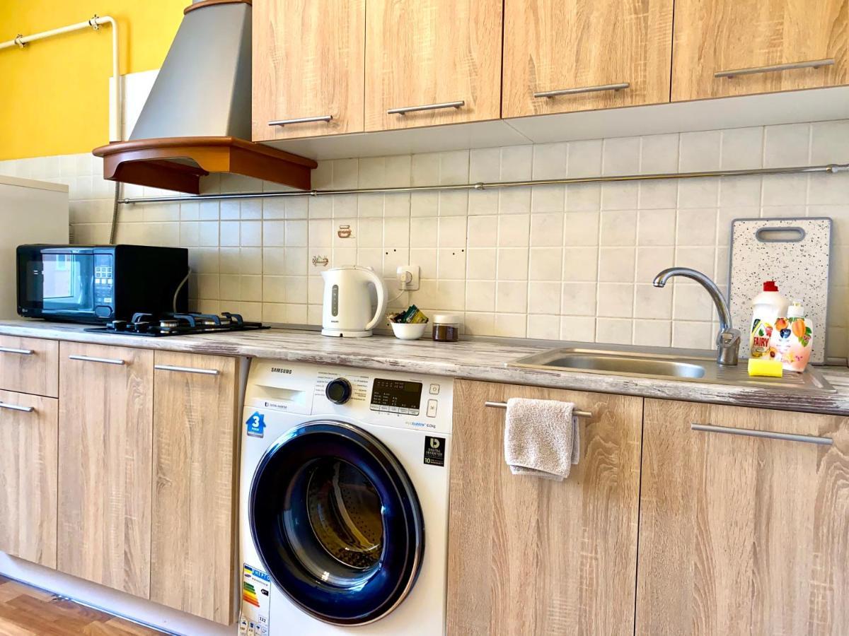 Apartpoltava Центр Полтави, Простора Та Зручна Квартира Біля Пует, 2-Окремі Кімнати, Звітна Документація Для Відрядження Luaran gambar